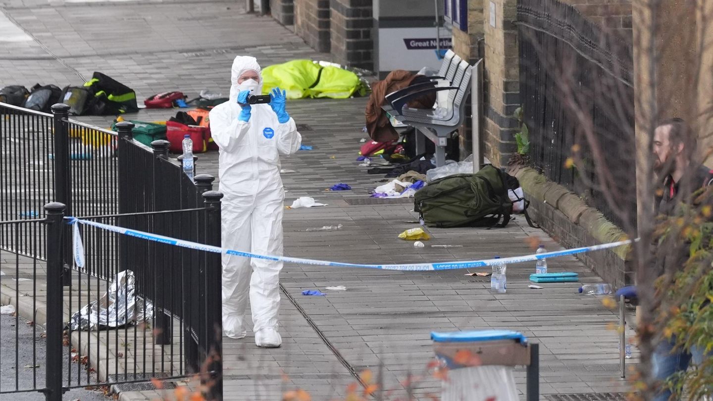 Großbritannien : Entsetzen über Messerangriff: Was bisher bekannt ist und was nicht