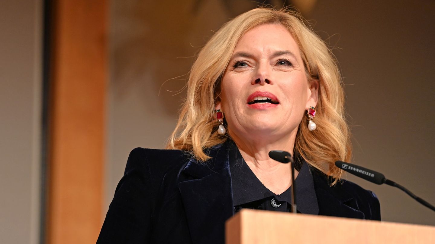 Bei Preisverleihung: Klöckner bezeichnet Deutschland als den „Puff Europas“