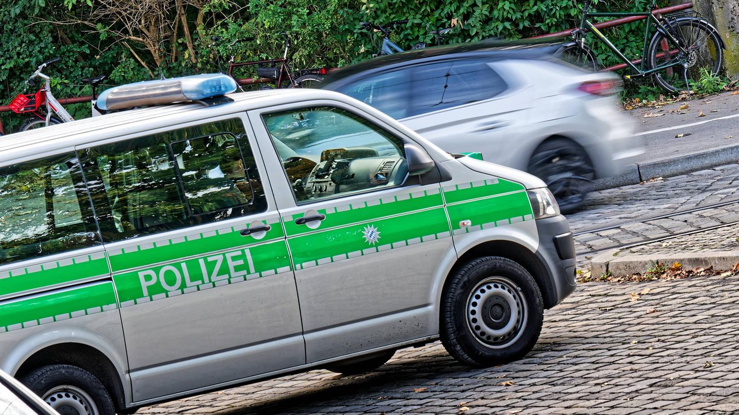 Bayern: Alarm für die Polizei – doch die „Frau mit Schwert“ war bloß verkleidet
